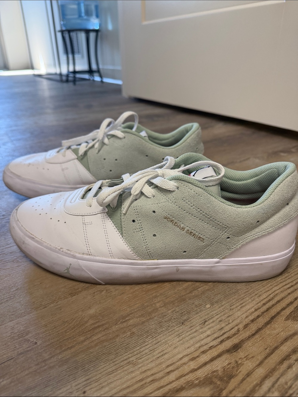 Nike Men's Low-Top Sneakers in Mint and White